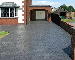 pattern imprinted concrete driveway